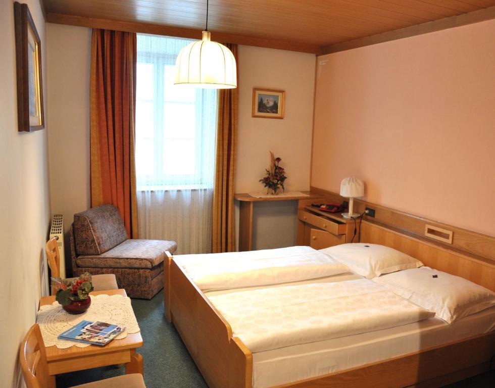 Hotel Grauer Baer Bressanone Oda fotoğraf